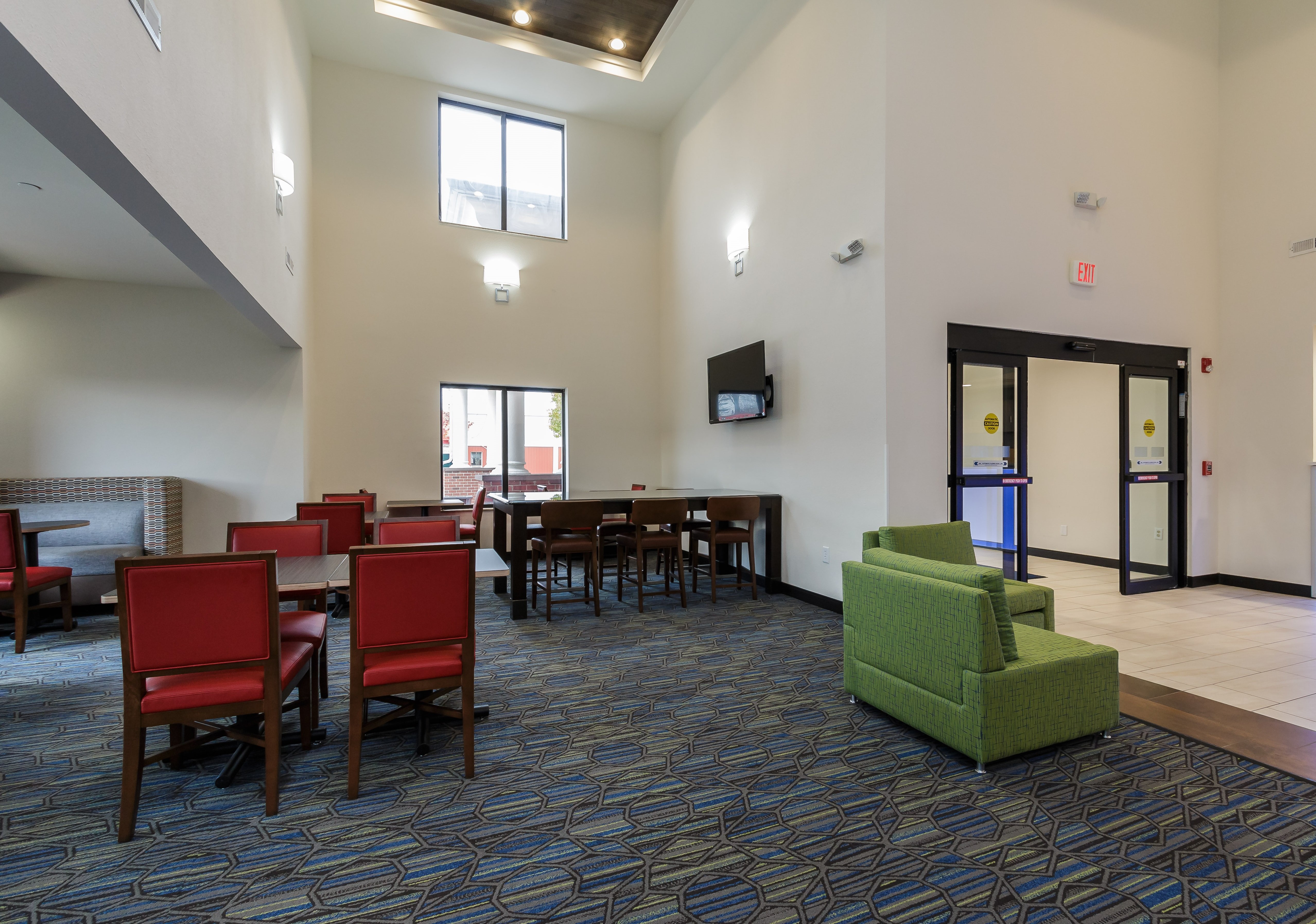 Holiday Inn Express Hotel & Suites South Bend 48/63