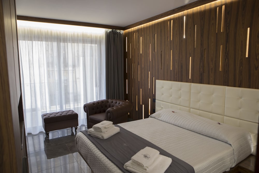 Upper Rooms 11/50