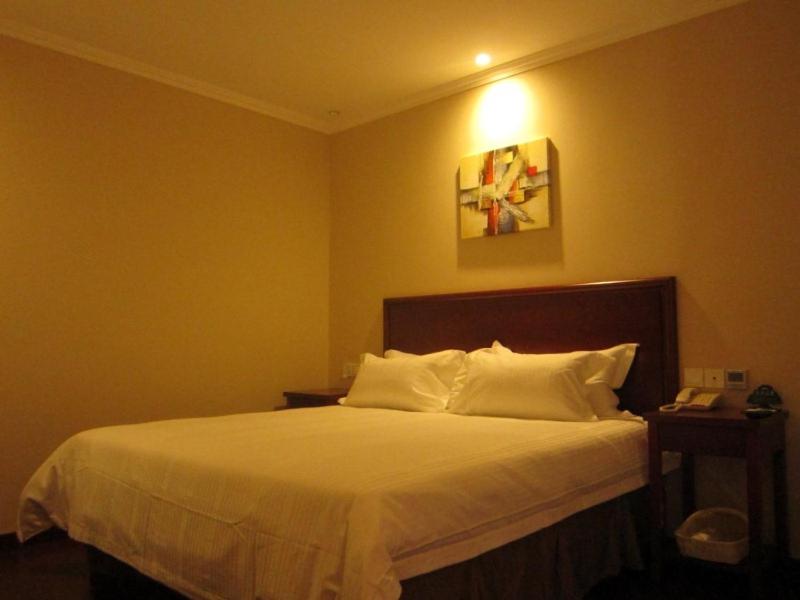 Greentree Inn Shandong Qingdao Jiaozhou Datong Mansion Express Hotel 32/60