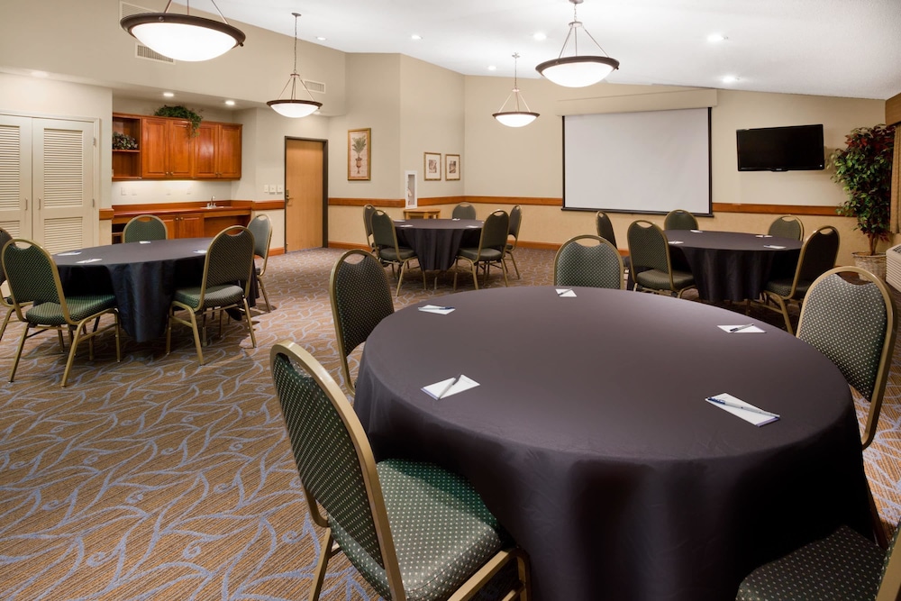 Americinn By Wyndham Chanhassen 47/47