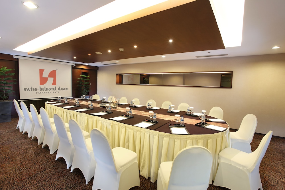 Swiss-Belhotel Danum Palangkaraya 54/68