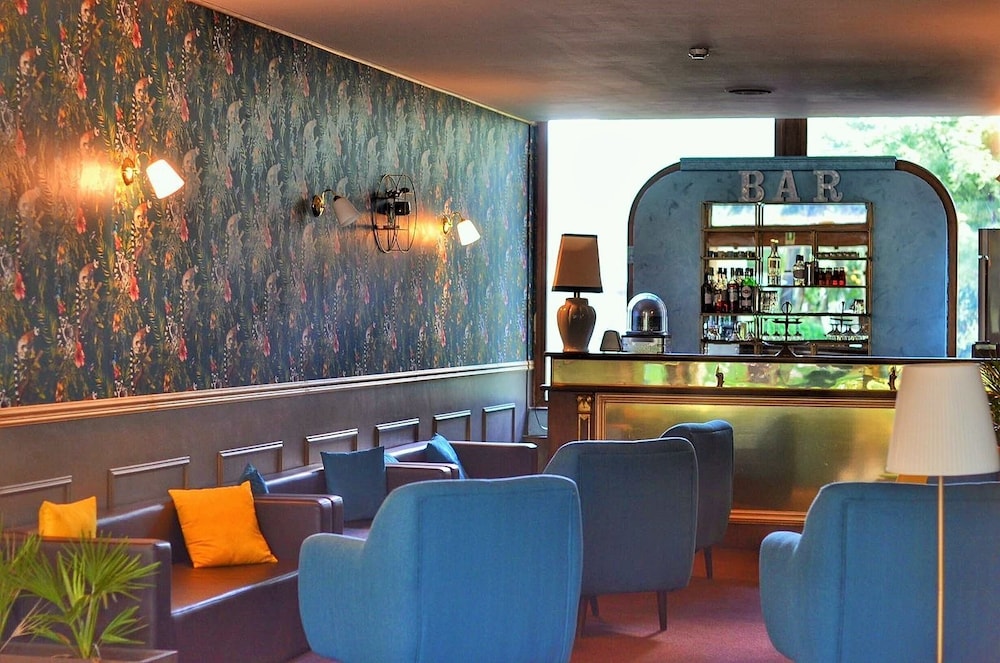 Blue Dream Hotel 46/58