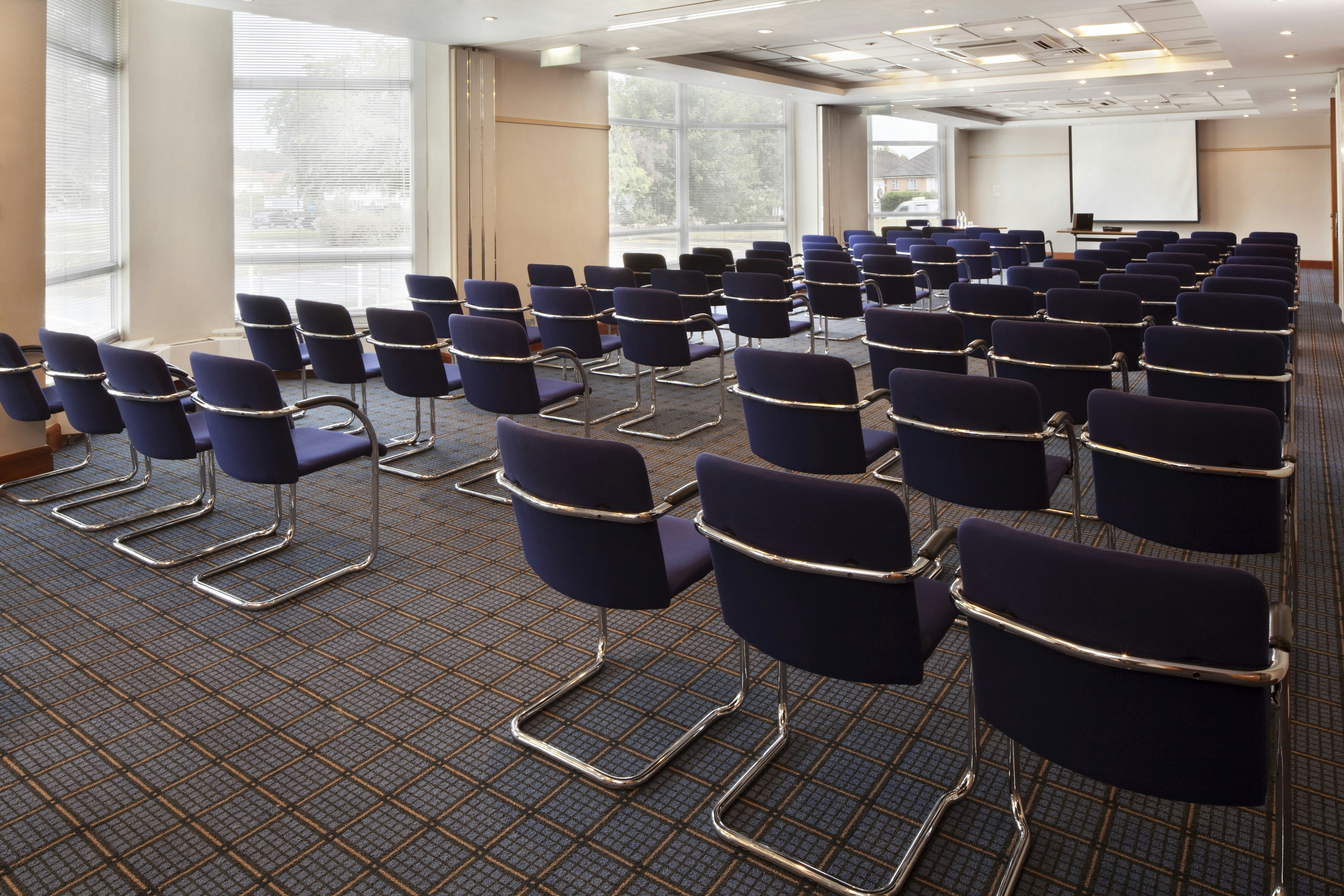 HOLIDAY INN BASINGSTOKE 33/45
