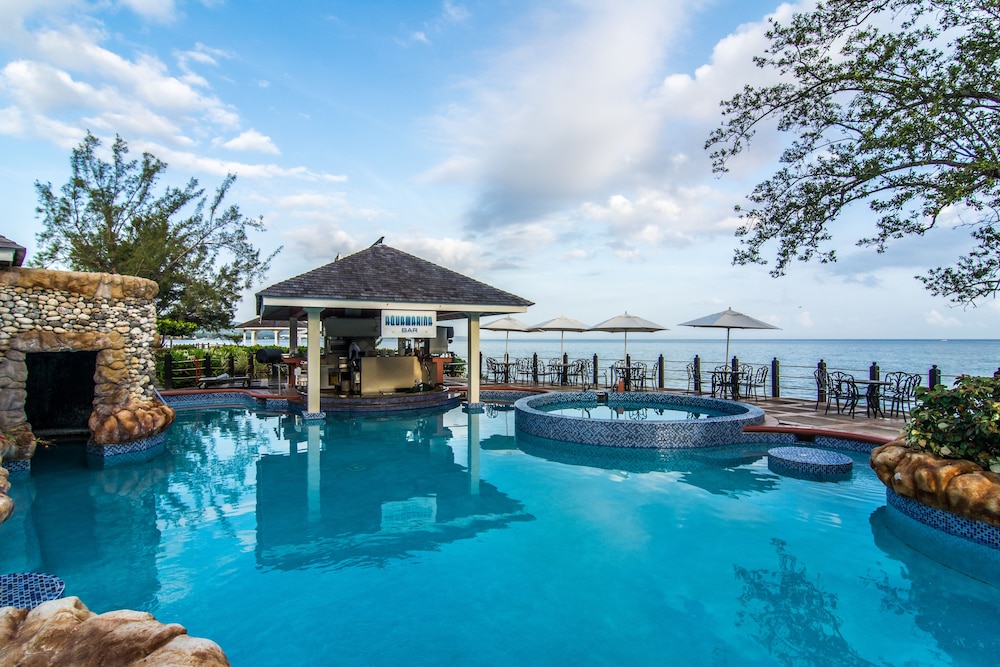 Jewel Paradise Cove Beach Resort and Spa All Inclusive - Adults Only 3/50