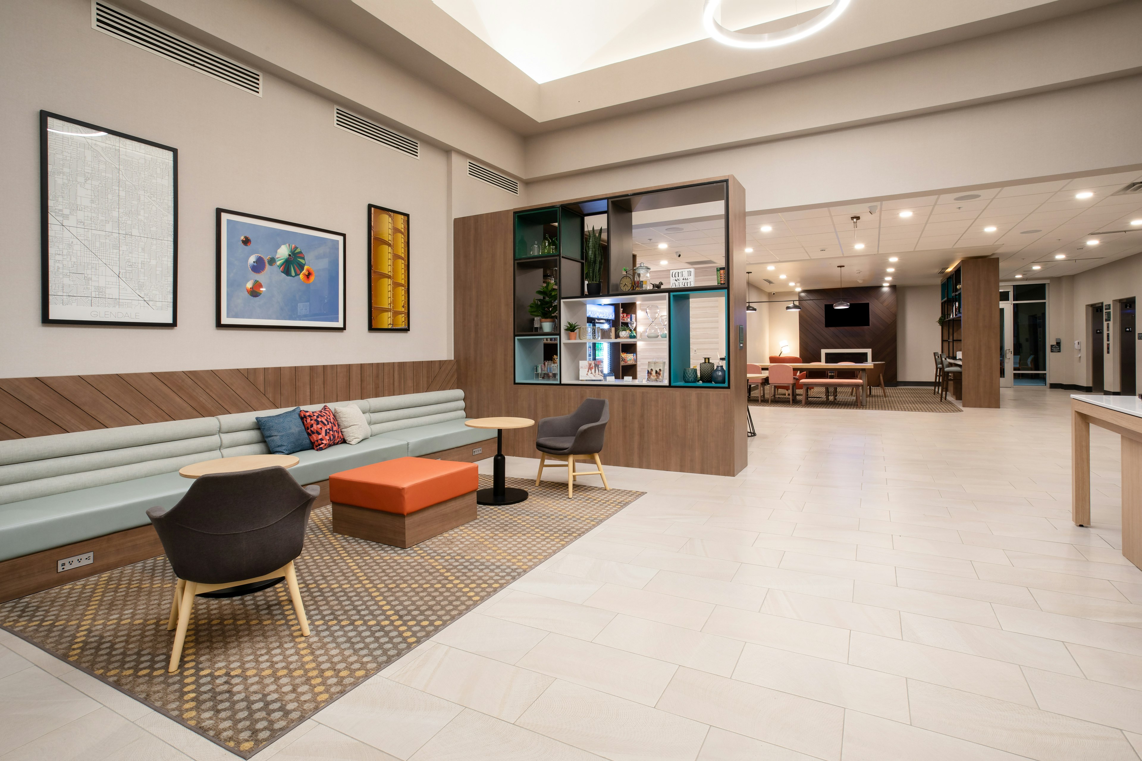 Holiday Inn Glendale - Stadium & Ent Dist 48/77