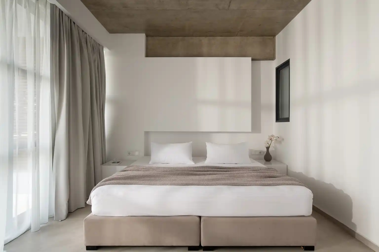 The Oak Hotel 44/101