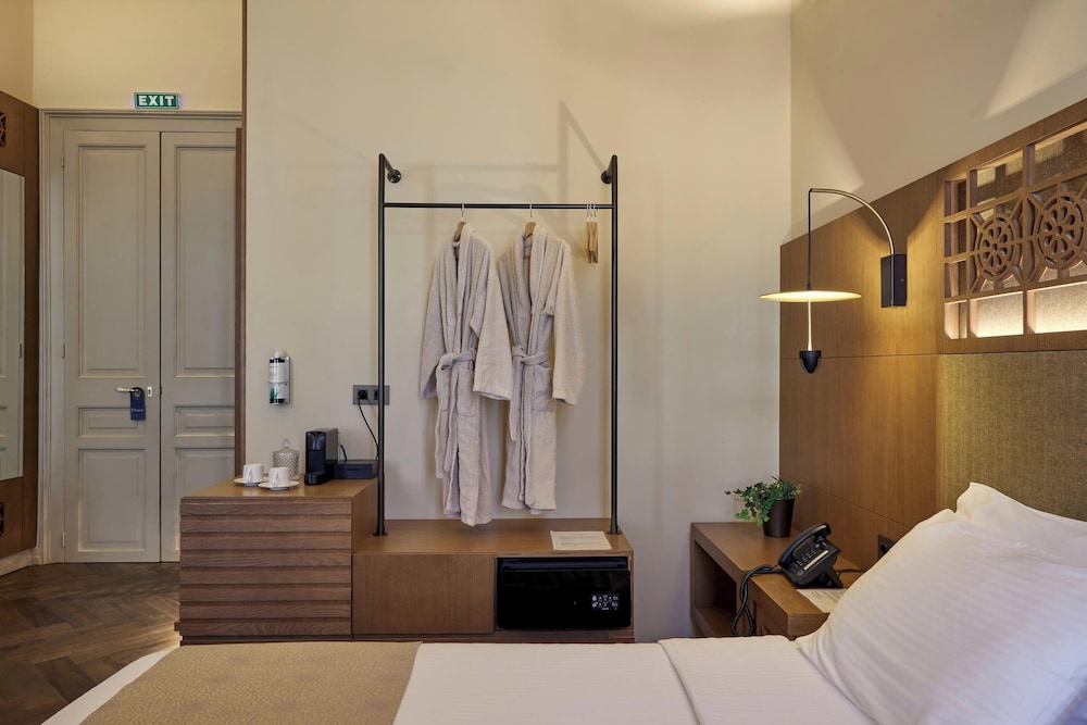 Athenian, Superior, Queen Bed، Athens 1890 Boutique Hotel & Spa 8/10