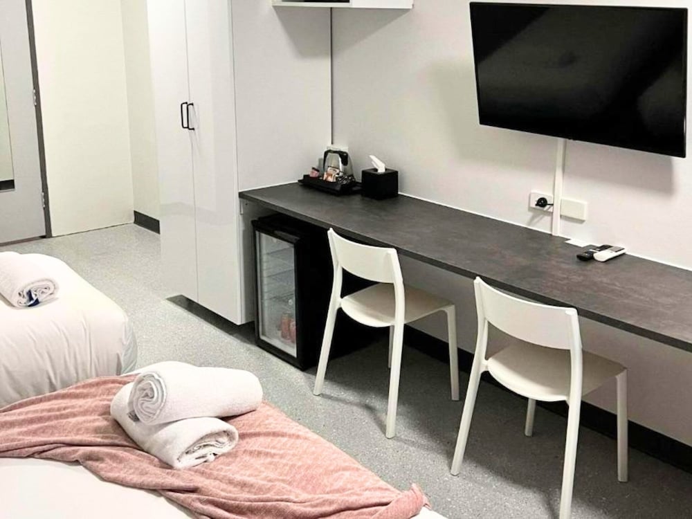 غرفة قياسية بسرير كوين وسرير فردي، Comfort Inn Centrepoint 4/7
