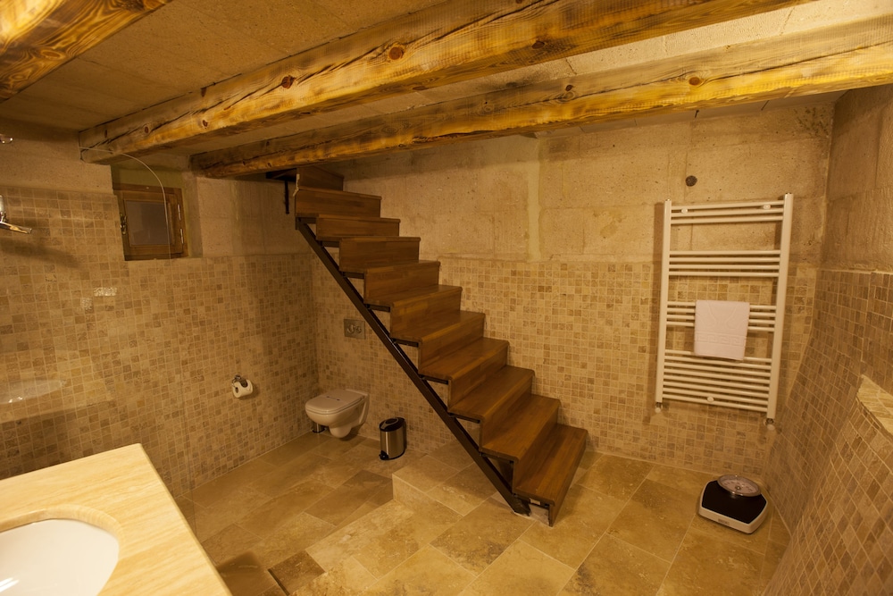 Magic Cave House 24/71