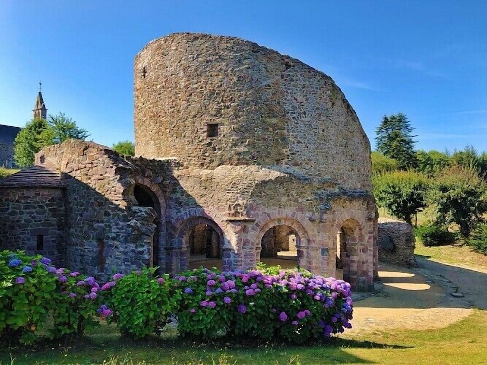 Chateau De Boisgelin 40/50