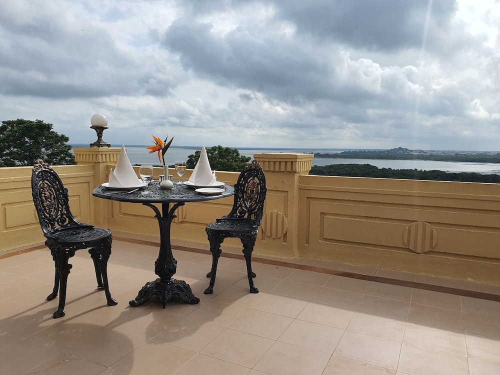 Noor Us Sabah Palace 22/45