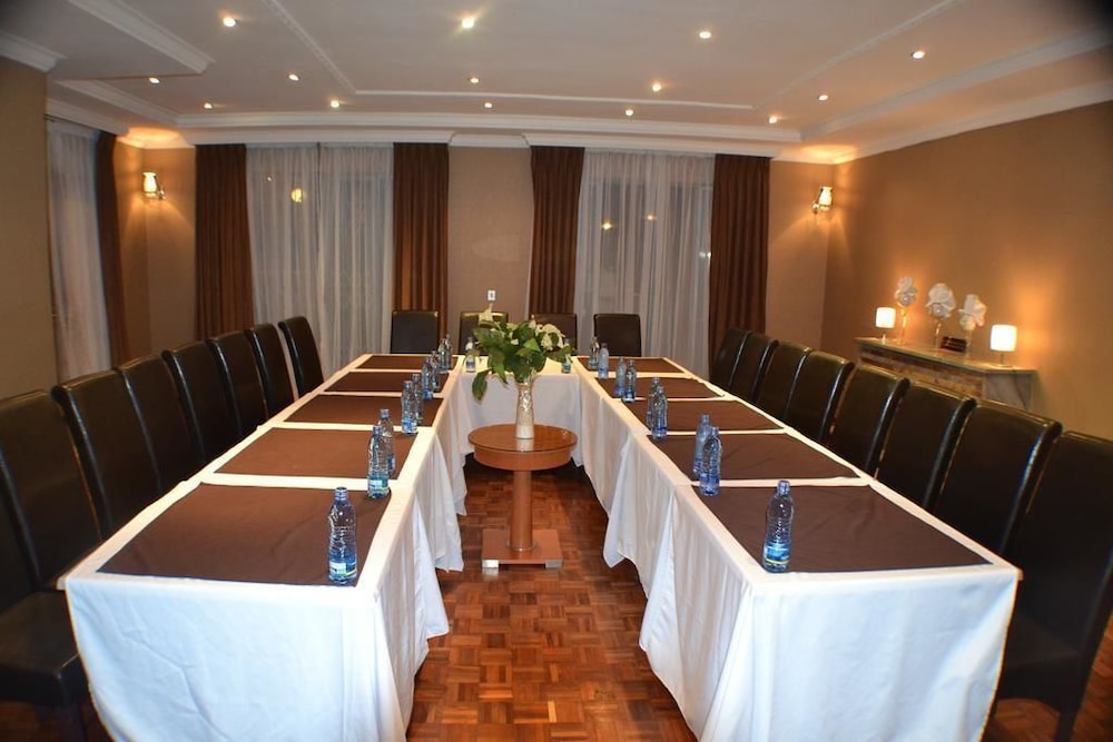 Fasil International Hotel 35/36