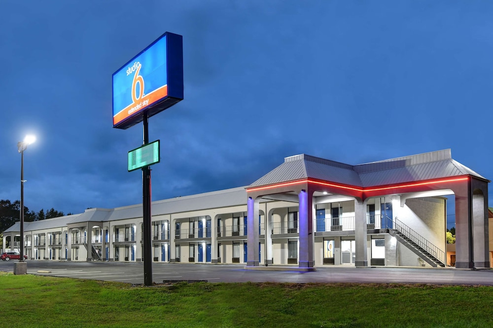 Studio6 Meridian, MS – Bonita Lakes 6/47