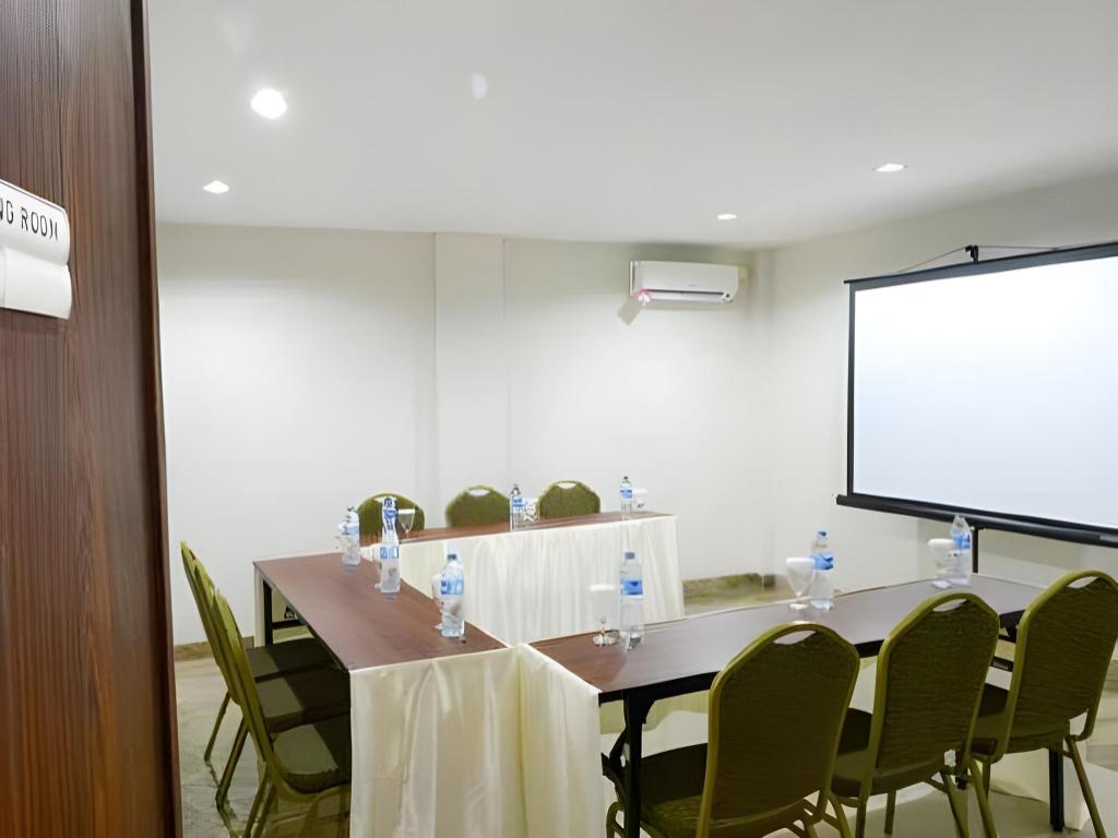 Reddoorz Plus @ Tb Simatupang 34/49