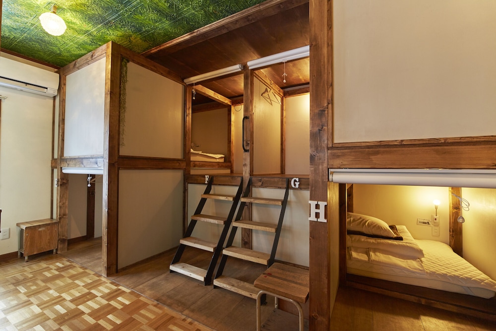 Untapped Hostel 29/57