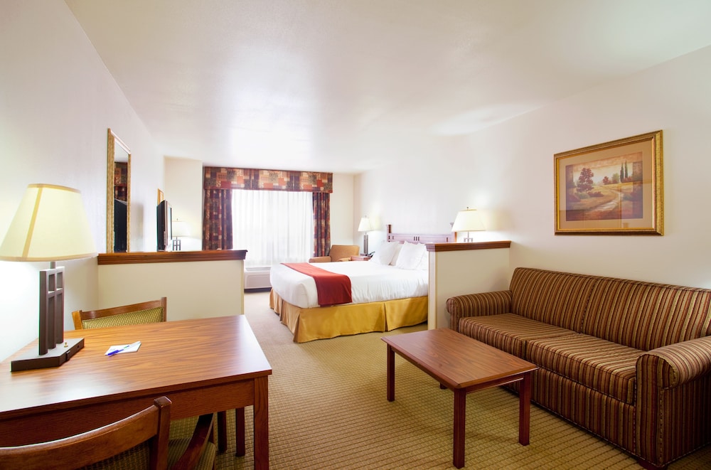 Holiday Inn Express Hotel And Suites Mattoon 45/48