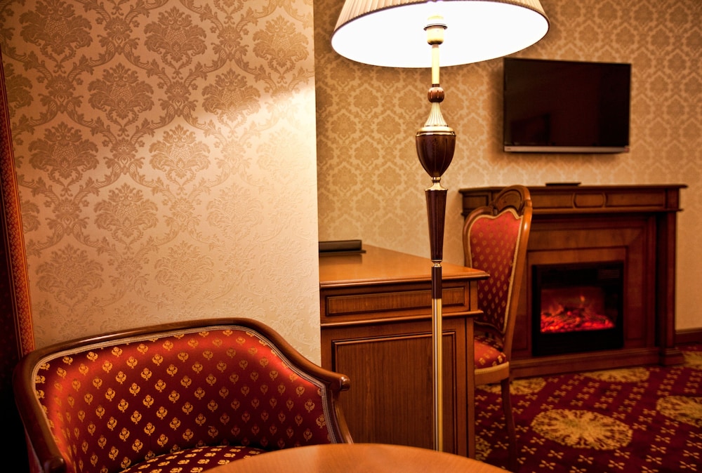 Multi Grand Hotel 30/68