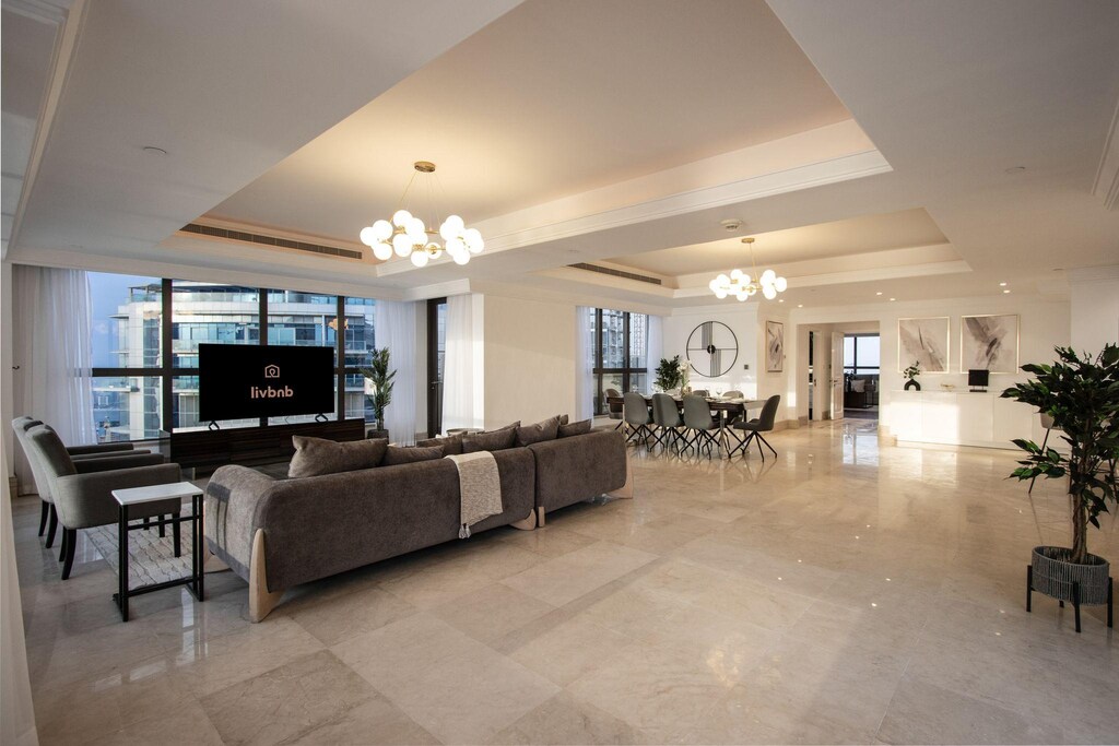 Sky-High Duplex Penthouse Marina & Sea Views 6/10
