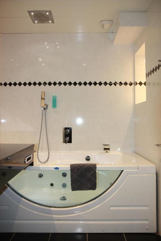 Henry Ii Hotel 59/59