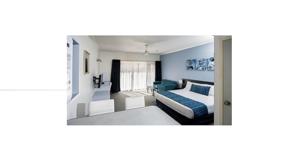 The Beach Motel Hervey Bay 26/72