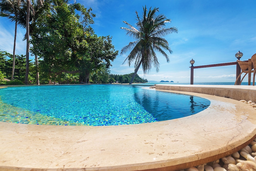 Beyond the Blue Horizon Villa Resort 3/73
