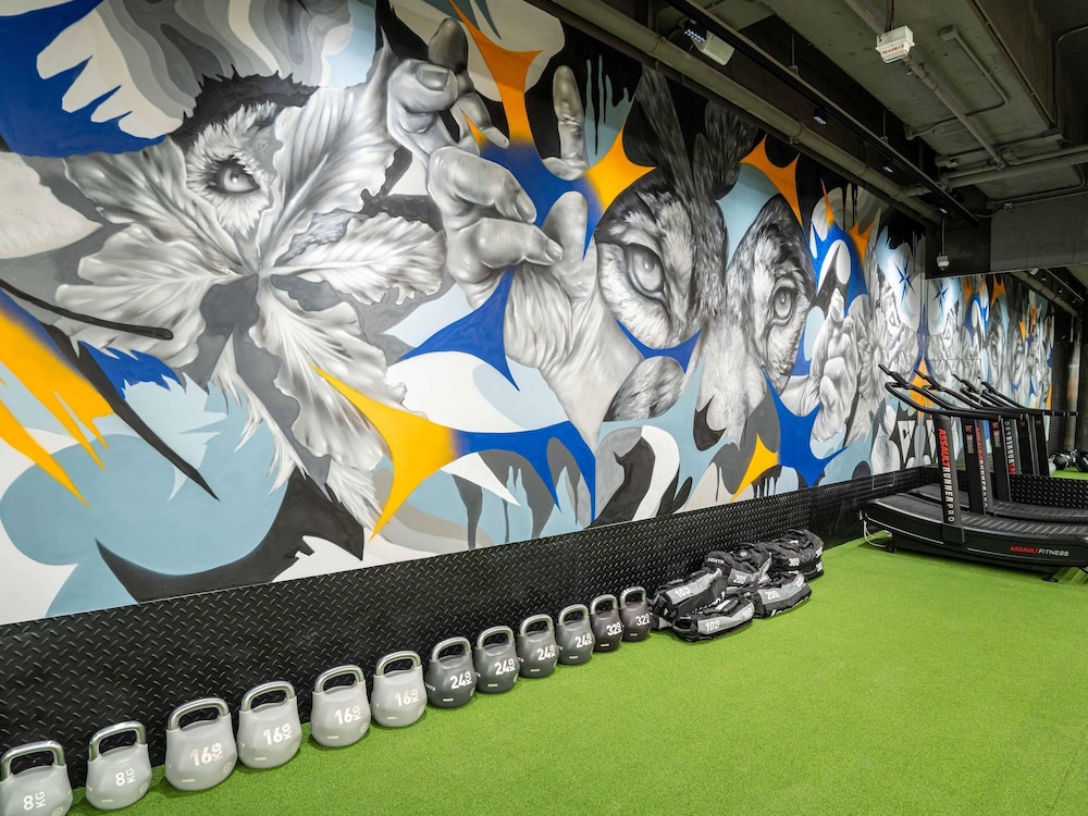 Novotel Century Hong Kong 41/48