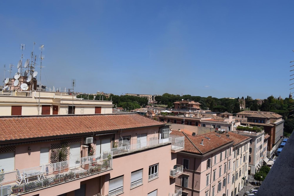 B B Lost In Rome 25/29