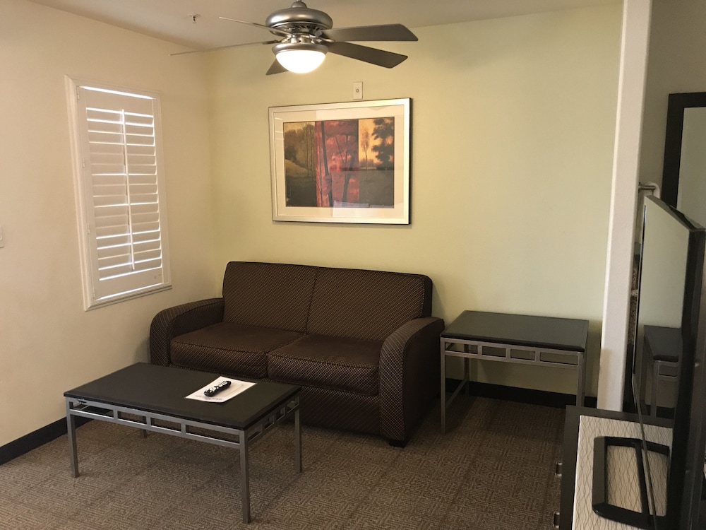 Hawthorn Suites By Wyndham Victorville 21/33