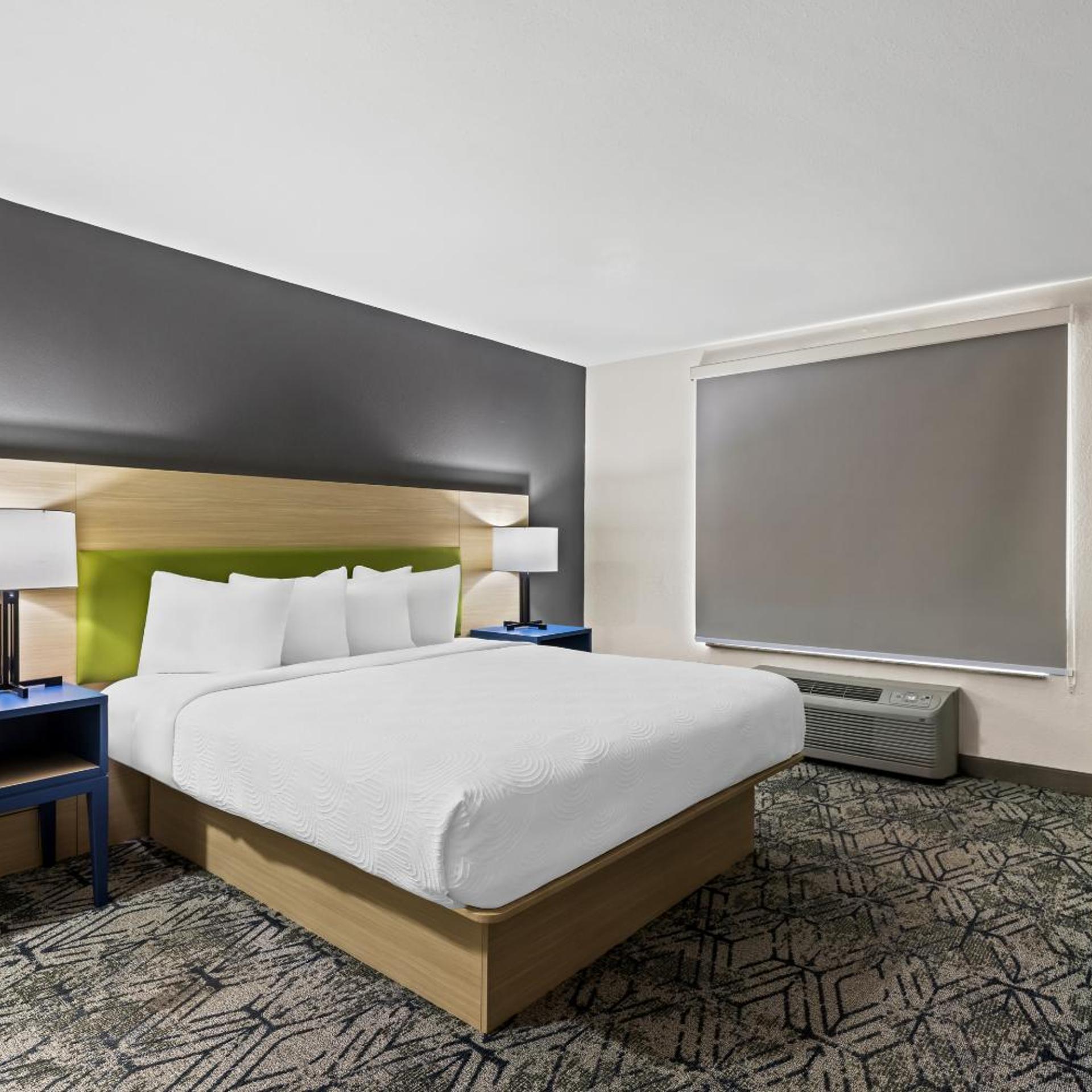 غرفة بسرير كينج، Country Inn Suites By Radisson Savannah I 95 North Ga 20/20