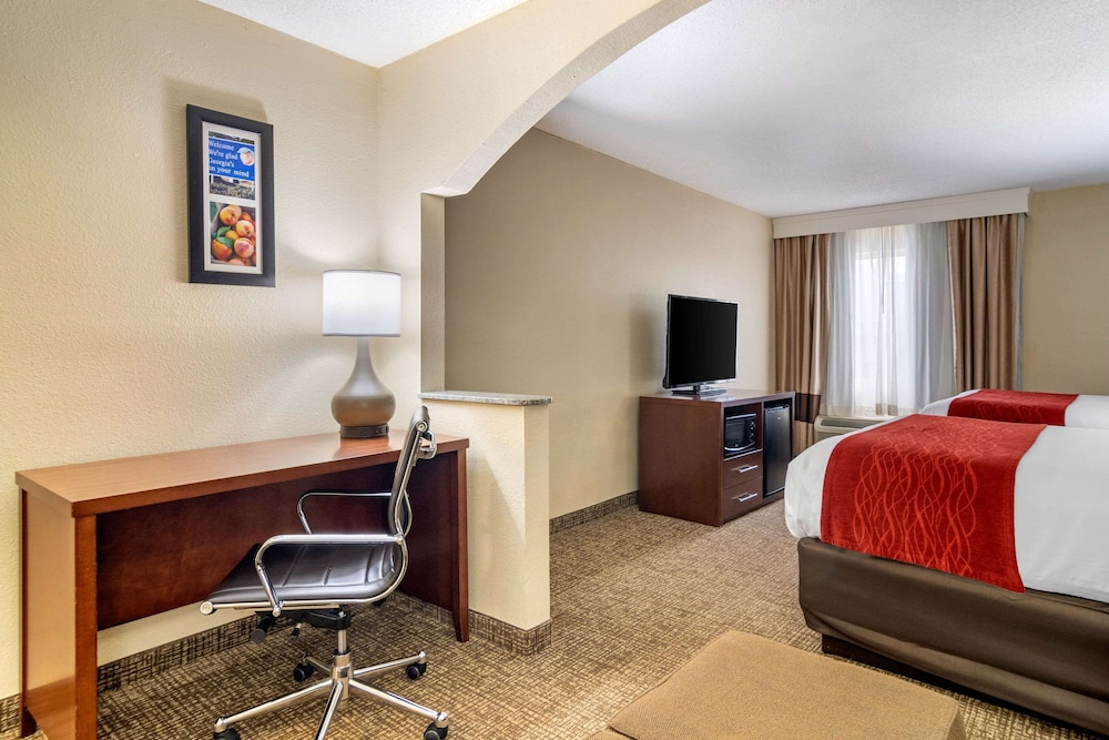 Comfort Inn And Suites Macon 15/40