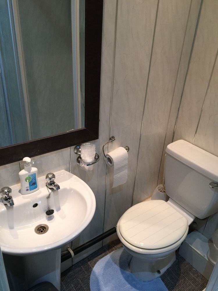 Trentham Private Hotel 41/50