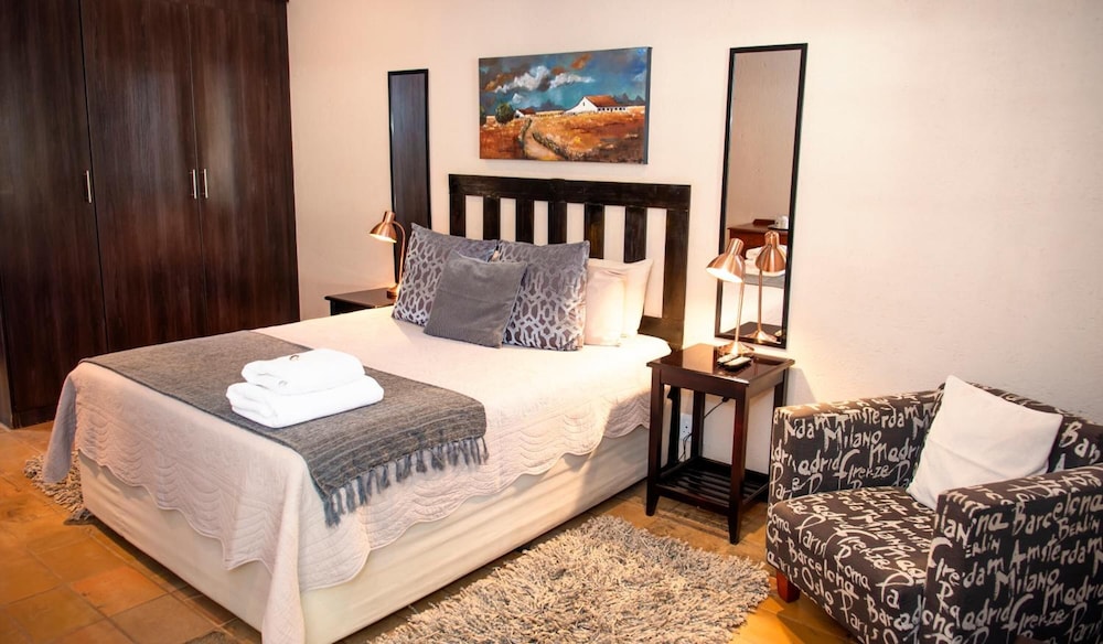 Four Seasons Guesthouse 8/15