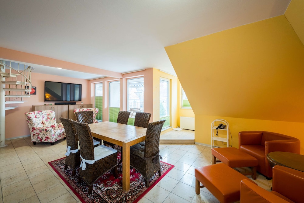 Askania Hotel Bernburg 39/50