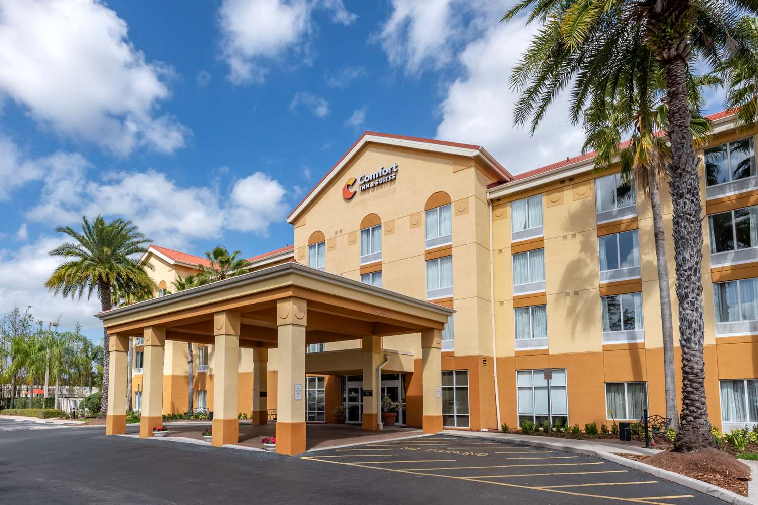 Comfort Inn & Suites Orlando North 22/25