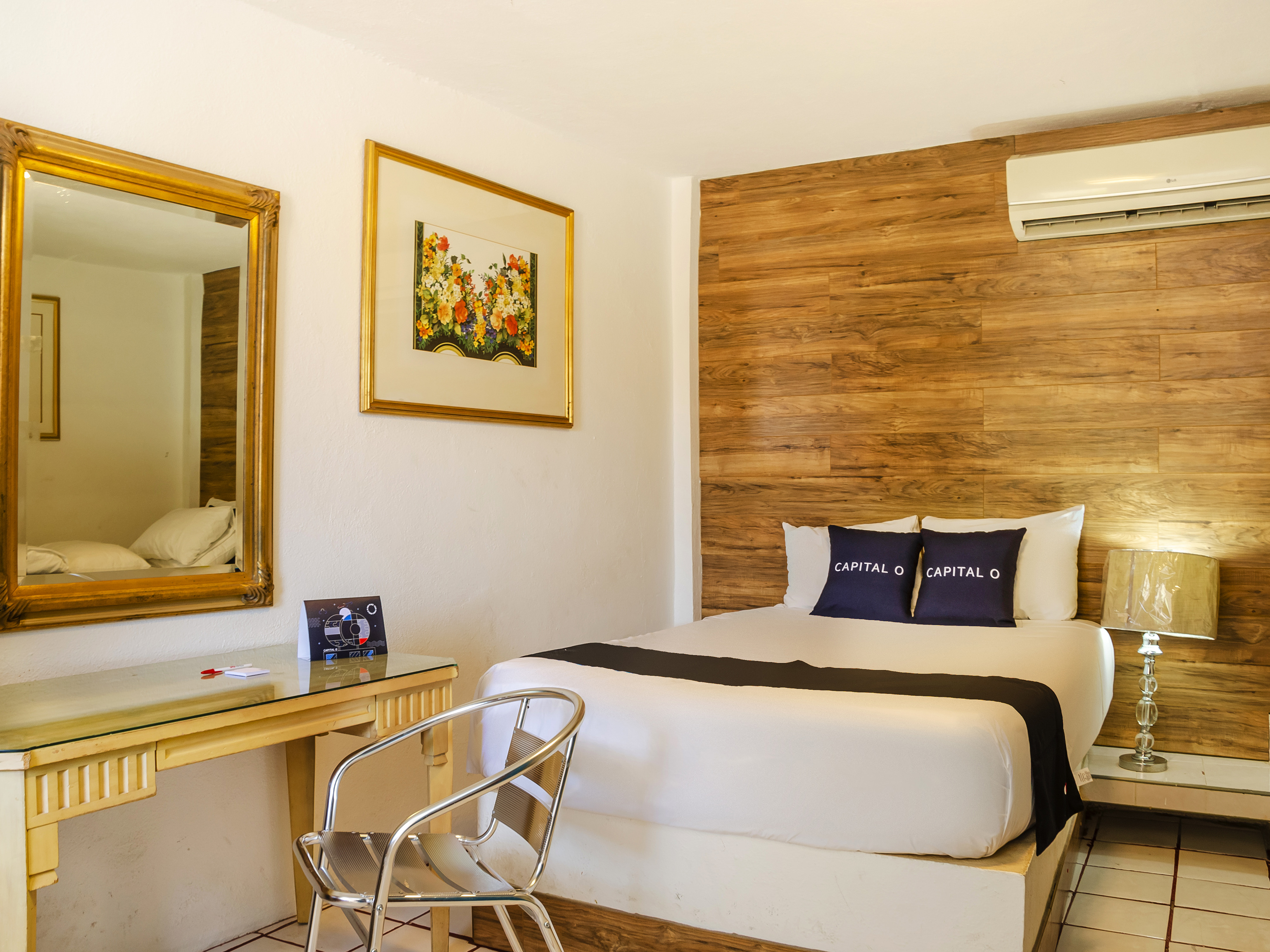 غرفة قياسية بسريرين، Capital O Hotel Dos Mares, Cabo San Lucas 2/3