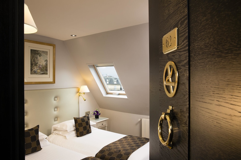 Hotel Plaza Elysees 14/50