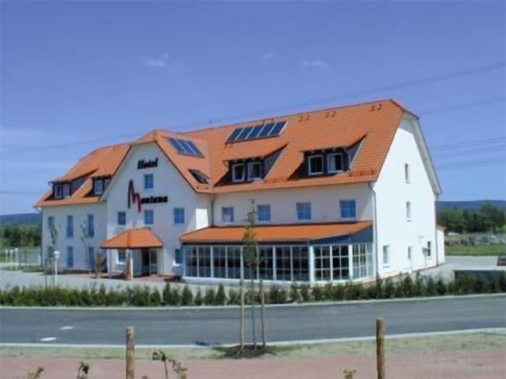 Hotel Montana Lauenau 3/38