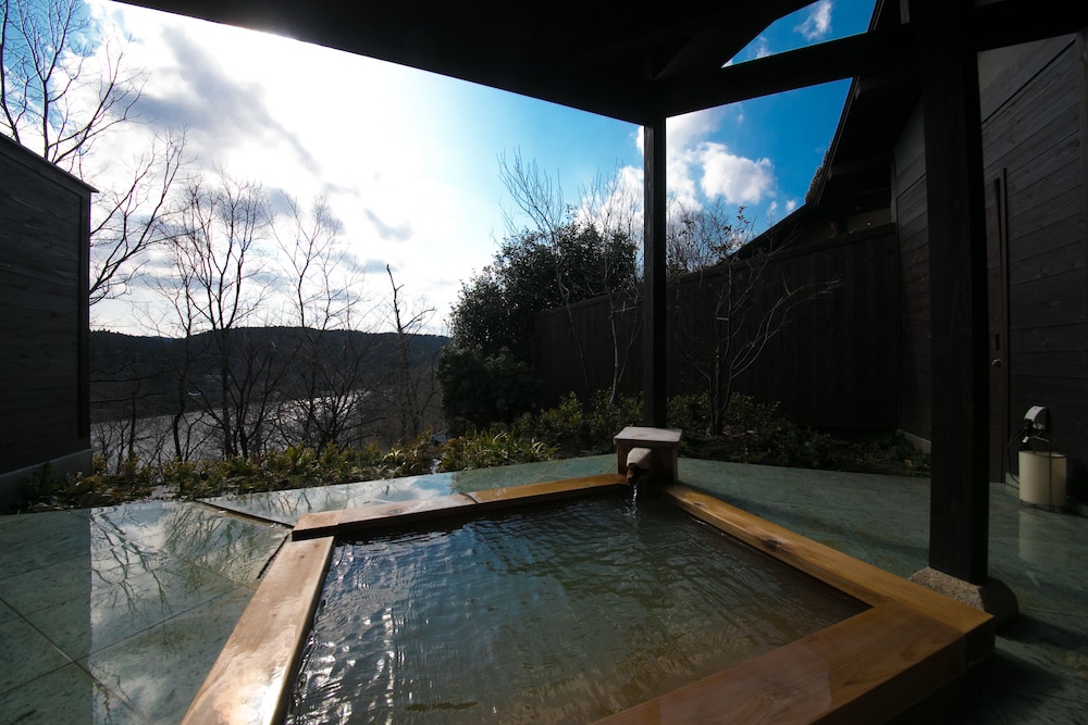 The Kingfisher Resort (Shukubo Kawaseminoshou) 23/50