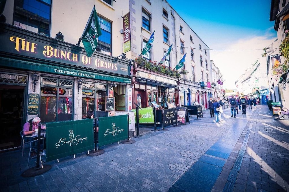 Travelodge Plus - Galway City 30/41