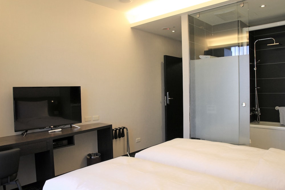 CAPITAL HOTEL SONGSHAN 15/35