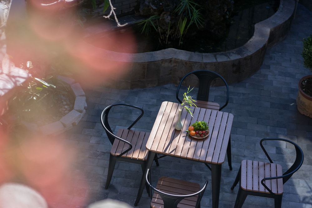 Lize Graceland Artistic Suite Inn 37/50