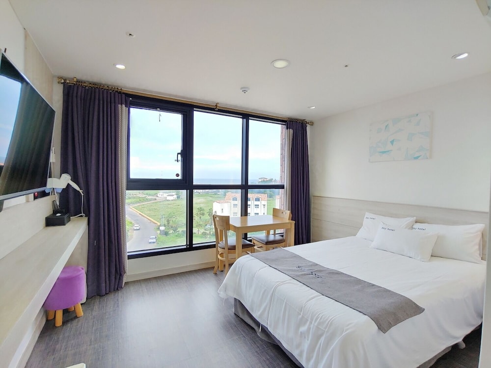 Sky Hotel 24/52