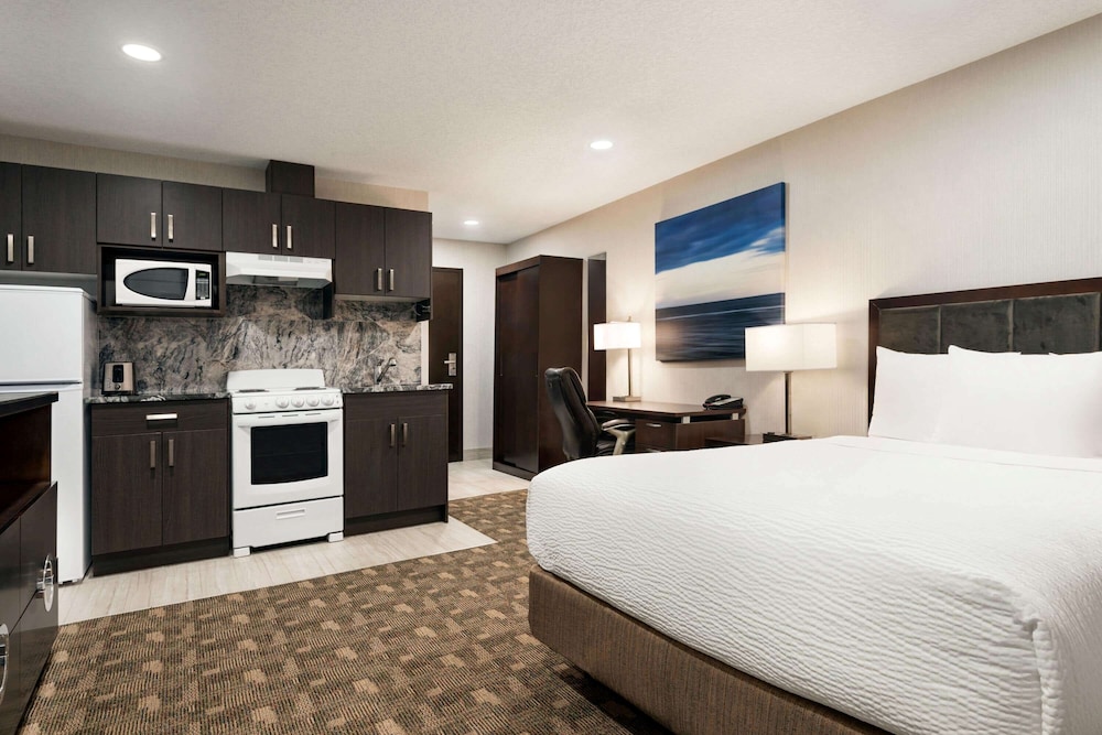 Days Inn By Wyndham Wainwright 6/27