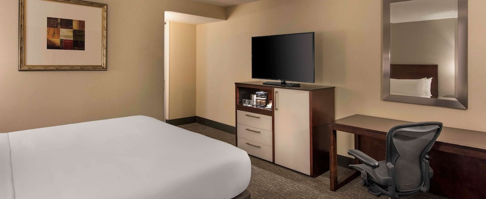 Doubletree By Hilton Chicago Schaumburg 12/45