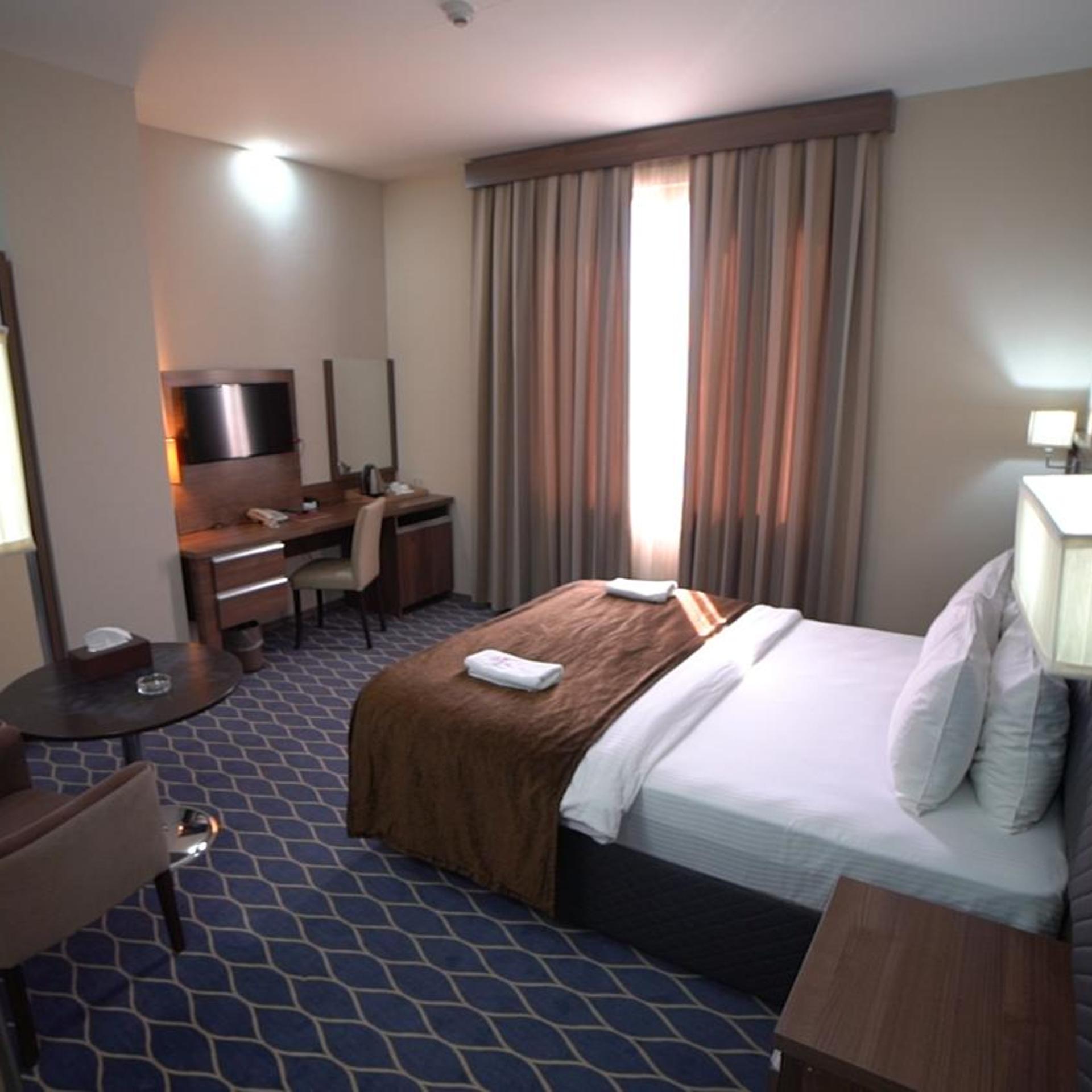 Banoj Hotel 10/61