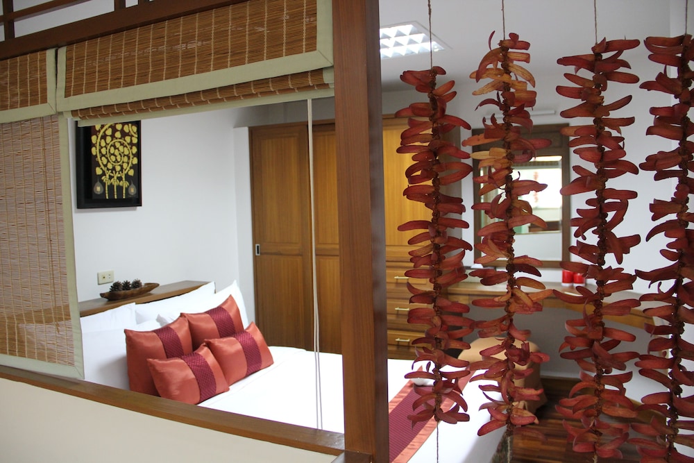 B S Court Boutique Residence 37/59