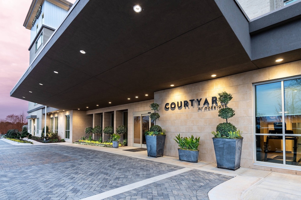 Courtyard Atlanta Alpharetta Avalon Area in ALPHARETTA - GA