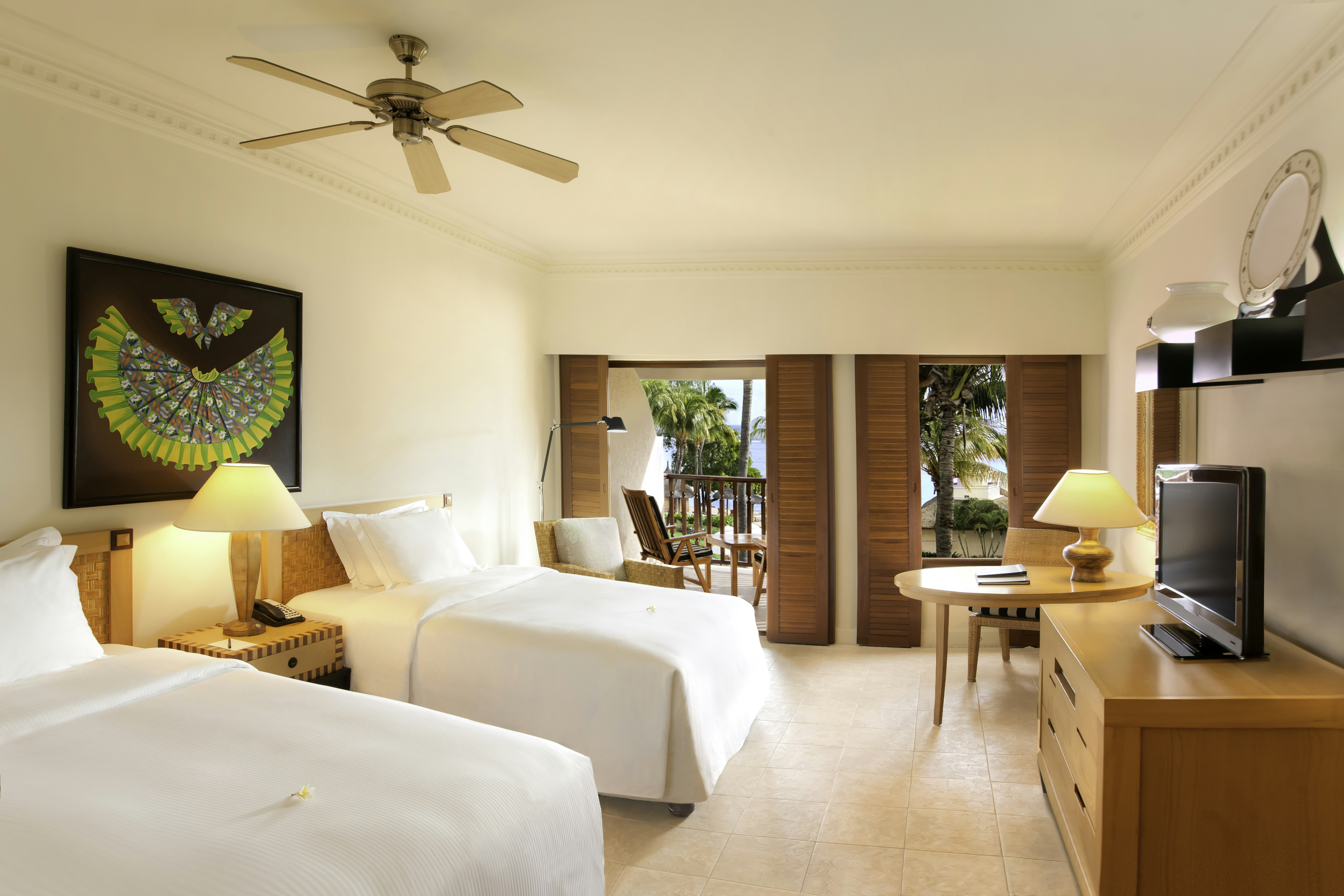 DELUXE, TWIN BEDS