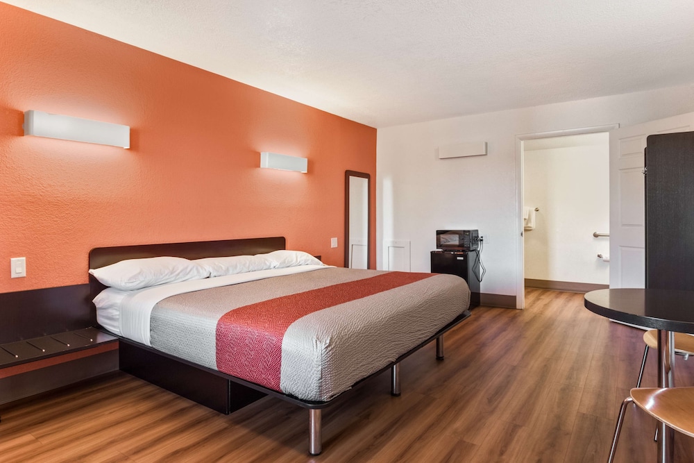 Motel6 Youngstown, OH 18/31