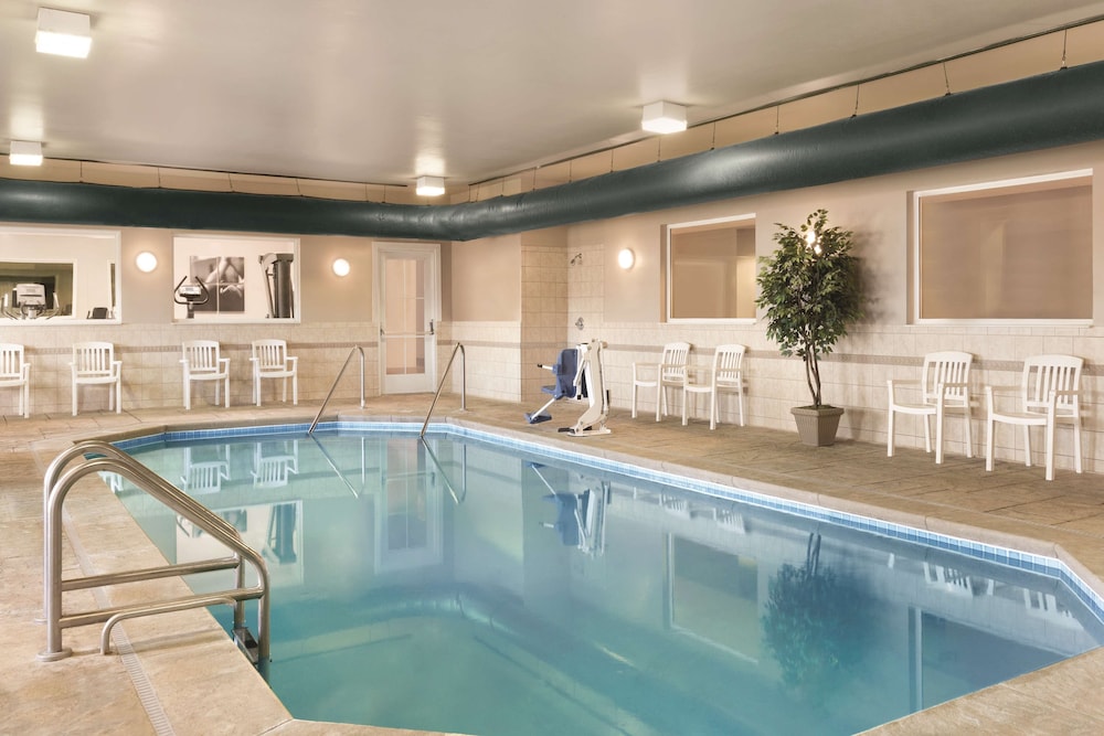 Country Inn Suites By Radisson Indianapolis Airport South In 7/24